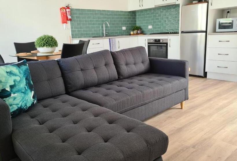 آپارتمان 2 خوابه, The Avenue Inn