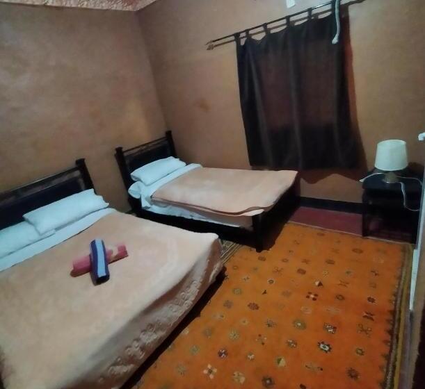 اتاق استاندارد سه تخته با چشم‌انداز باغ, Auberge Restaurant Tizgui