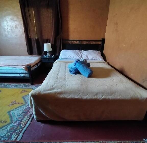 اتاق استاندارد سه تخته با چشم‌انداز باغ, Auberge Restaurant Tizgui