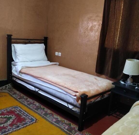 اتاق استاندارد سه تخته با چشم‌انداز باغ, Auberge Restaurant Tizgui