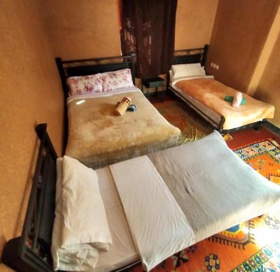 اتاق استاندارد چهار تخته, Auberge Restaurant Tizgui