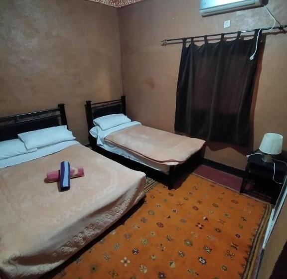 اتاق استاندارد سه تخته با چشم‌انداز باغ, Auberge Restaurant Tizgui