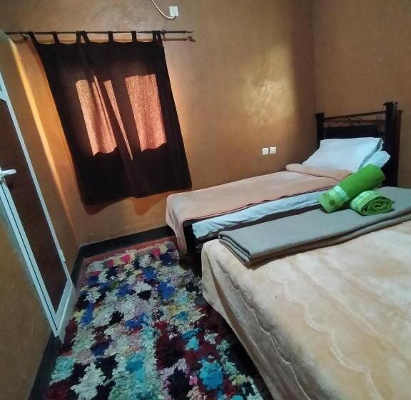 اتاق استاندارد سه تخته با چشم‌انداز باغ, Auberge Restaurant Tizgui