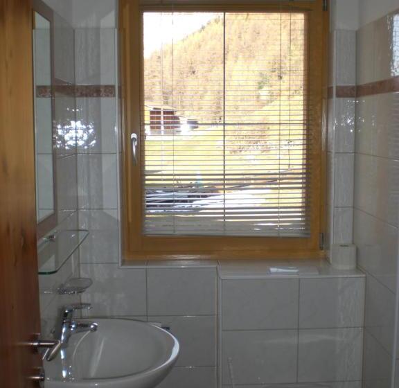 标准间, Pension Angern