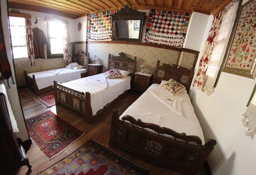 Номер Стандарт Трехместный, Homeros Pension & Guesthouse