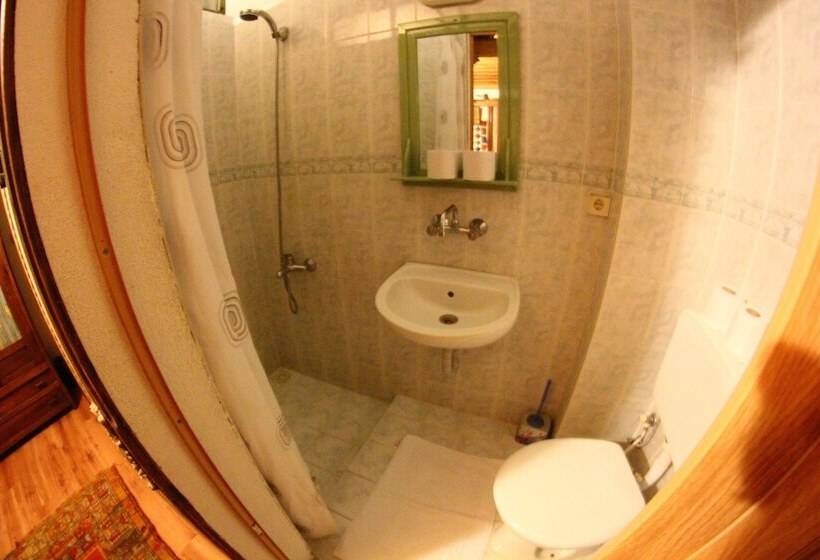 Номер Стандарт Трехместный, Homeros Pension & Guesthouse