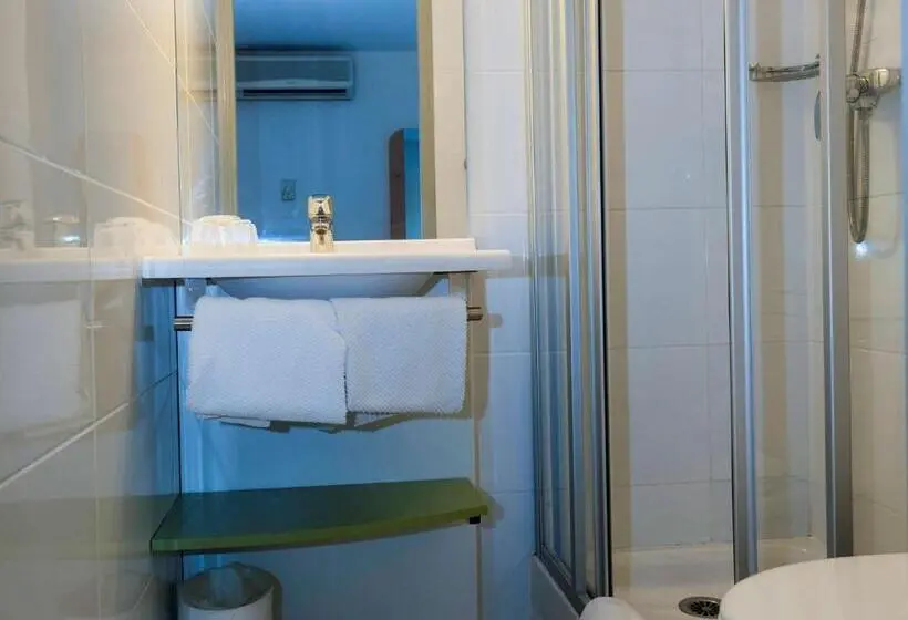 ２段ベッド付きスタンダードルーム, Sure Hotel By Best Western Nimes Est