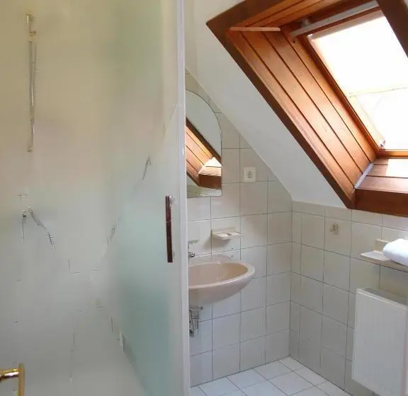 Standard Yhden Hengen Huone, Arina Villa