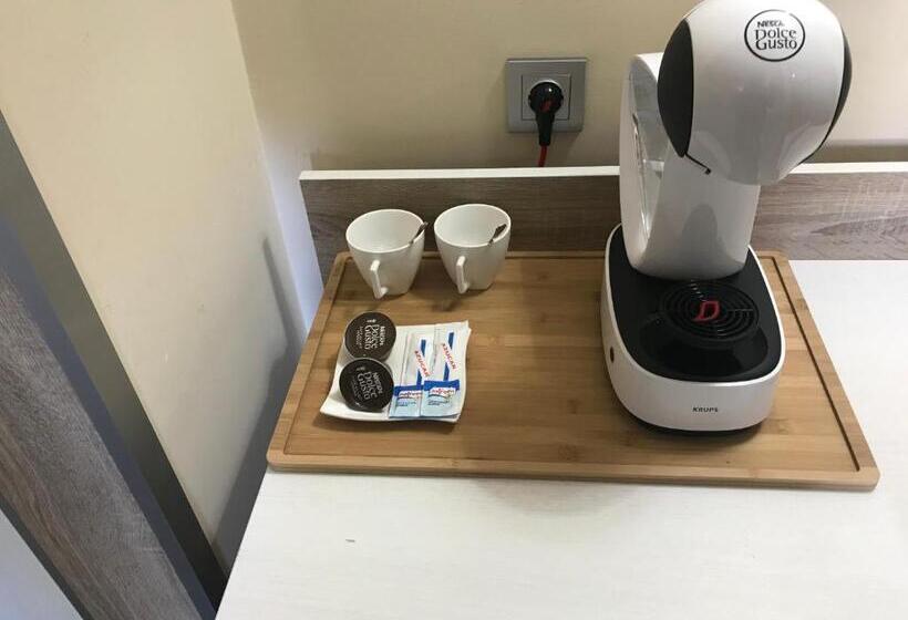 标准单人间, Residencial Santamaría