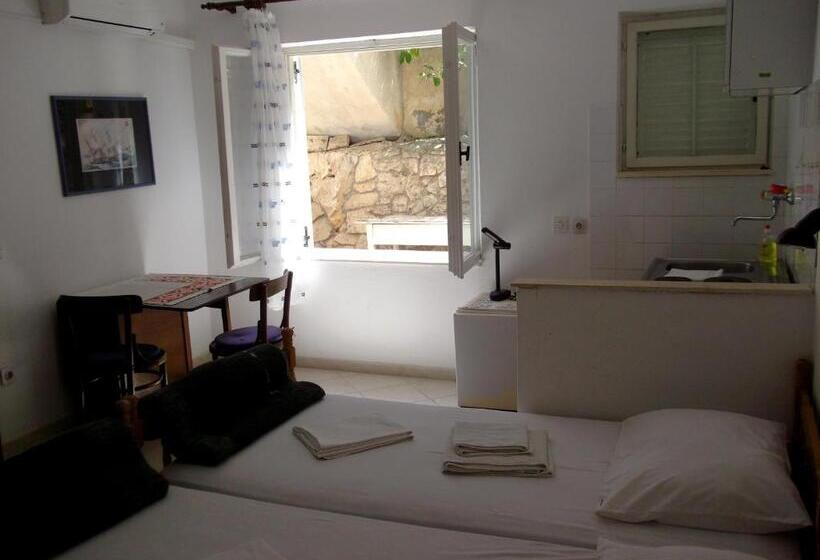 Appartement 2 Chambres Vue Jardin, Soline Accommodation