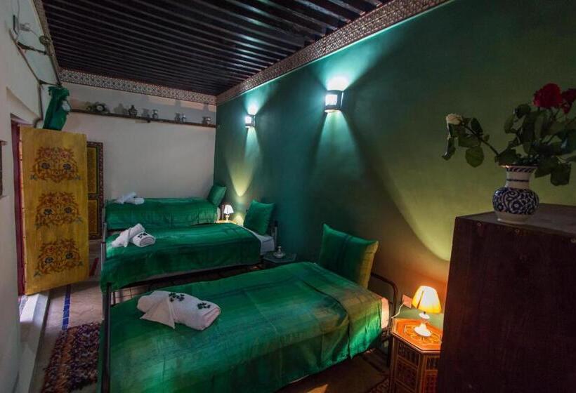 اتاق استاندارد سه نفره, Casa Aya Medina