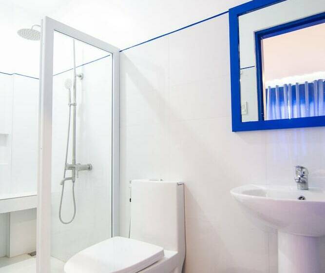 חדר משפחתי, Skytel Palawan