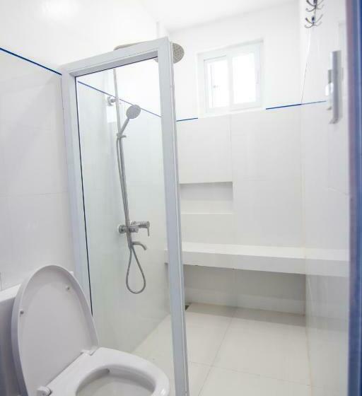 חדר משפחתי, Skytel Palawan