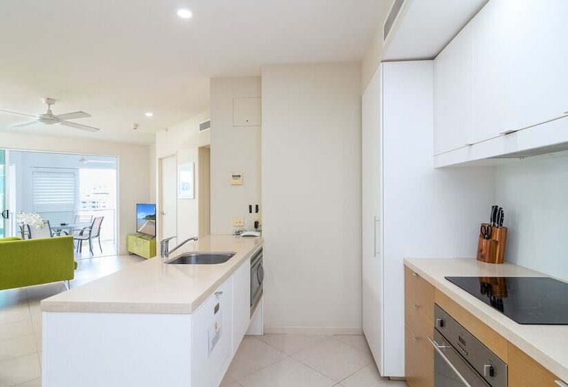 آپارتمان 2 خوابه, 201 Lake Street