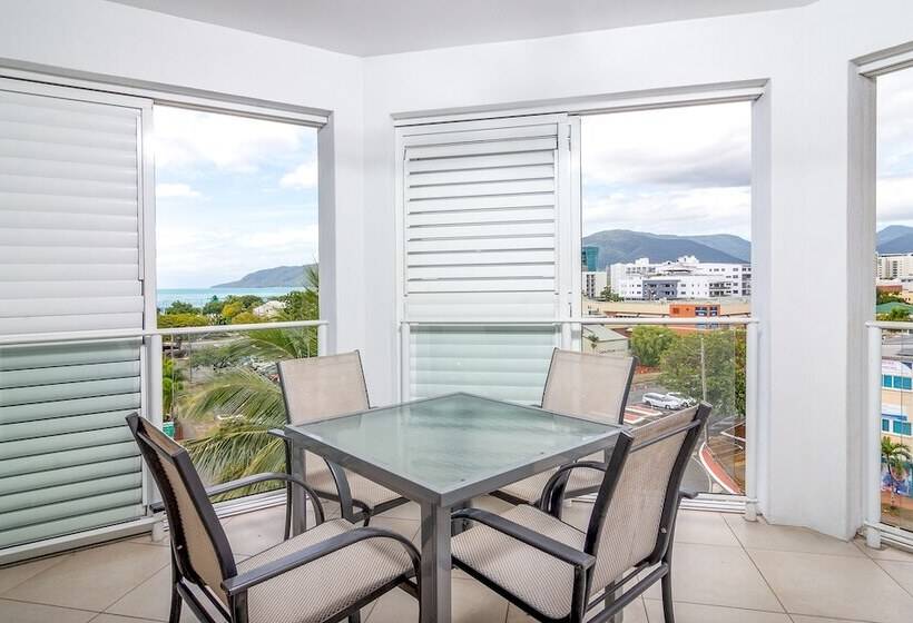 آپارتمان 2 خوابه, 201 Lake Street