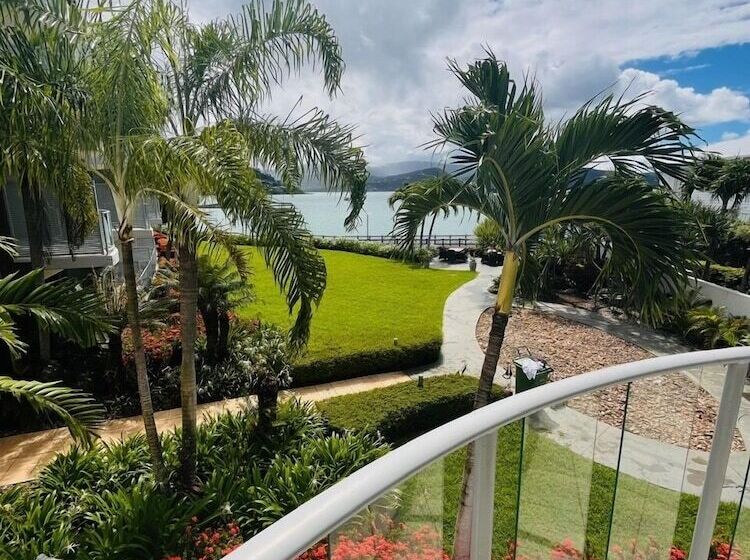 דירת 3 חדרים נוף לים, At Marina Shores