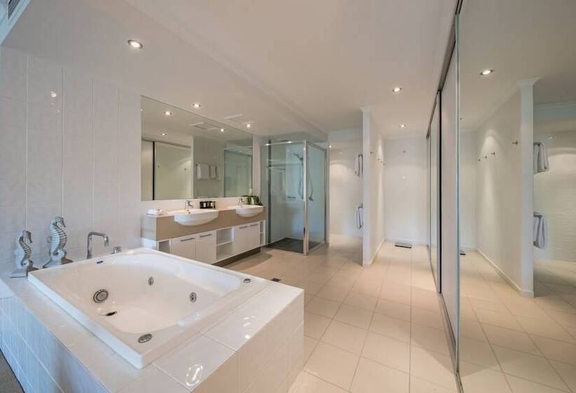 דירת פנטהאוז 1 חדרי שינה, At Marina Shores