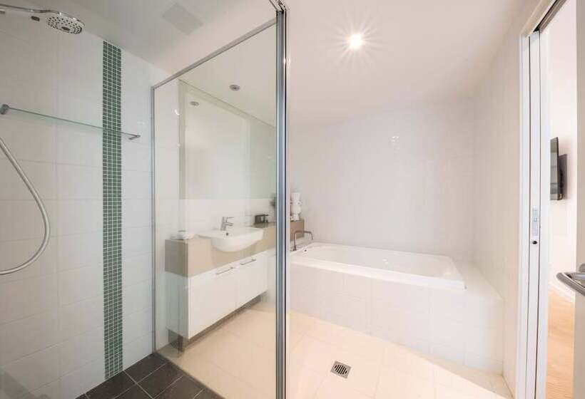 דירת פנטהאוז 1 חדרי שינה, At Marina Shores