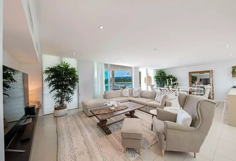 1 Bedroom Penthouse Apartment, At Marina Shores