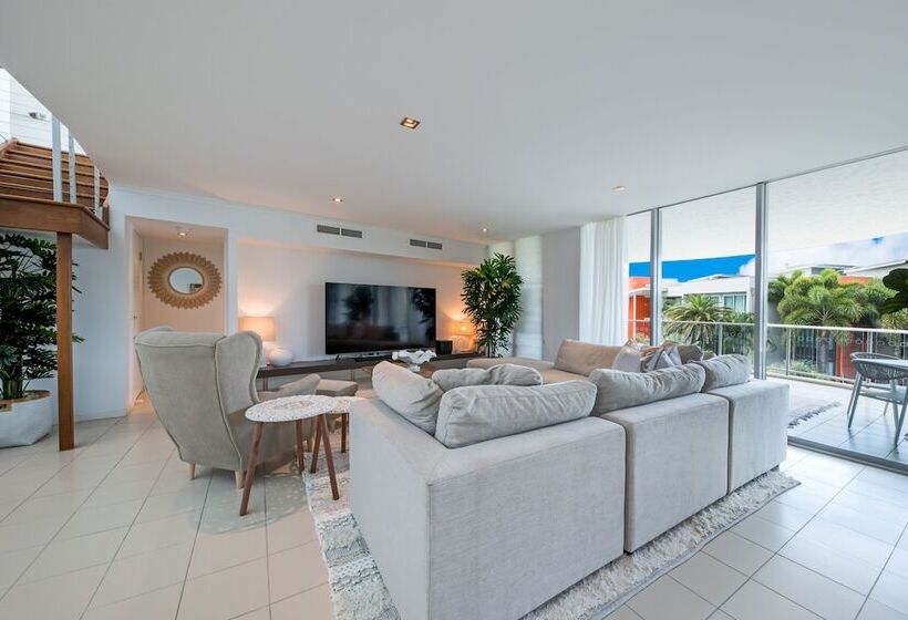 דירת פנטהאוז 1 חדרי שינה, At Marina Shores