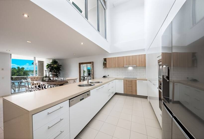 דירת פנטהאוז 1 חדרי שינה, At Marina Shores