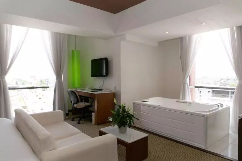 ジュニアスイート, Bel Air Business Salamanca, Trademark By Wyndham