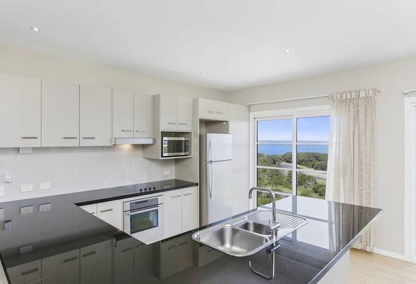 , Deep Blue Hotel & Hot Springs