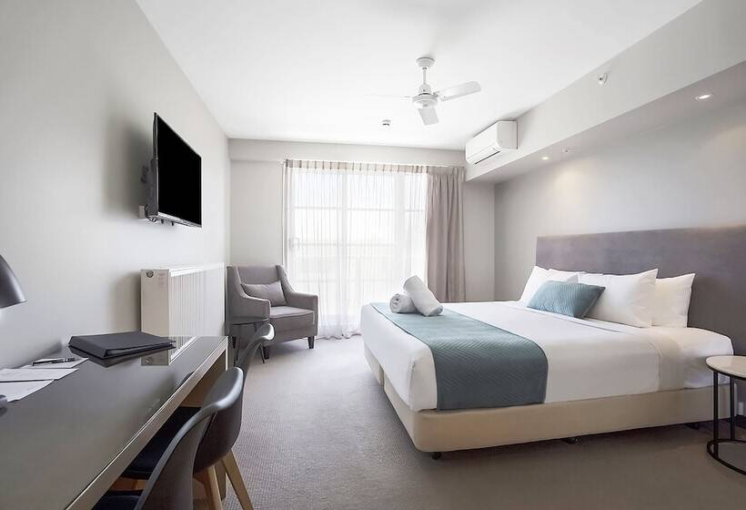 استودیوی پریمیوم, Deep Blue Hotel & Hot Springs