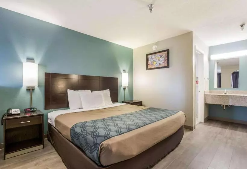 キングサイズベッドのスタンダードルーム, Econo Lodge Inn & Suites I 65