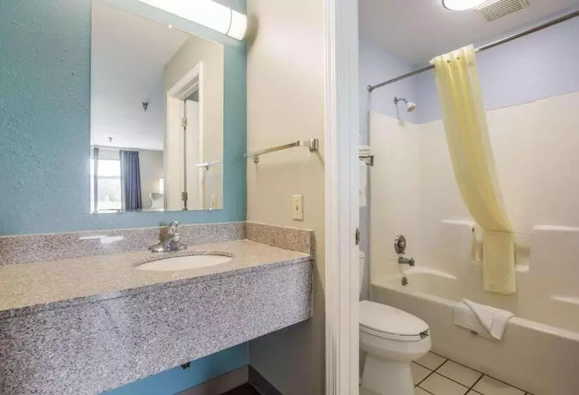 スタンダードルーム, Econo Lodge Inn & Suites I 65