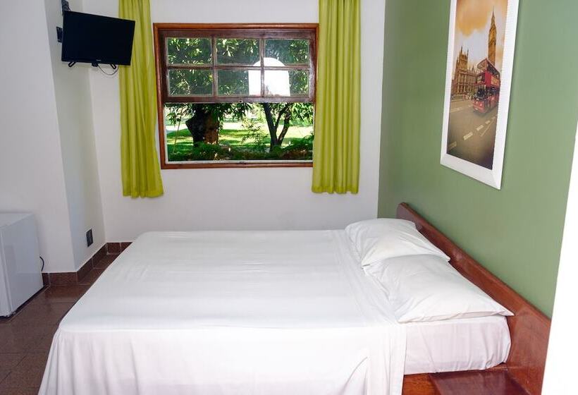 غرفة كلاسيكية مطلّة علي الحديقة, Guarapousada