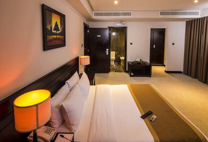 اتاق استاندارد با تخت بزرگ, Monroe Hotel & Suites