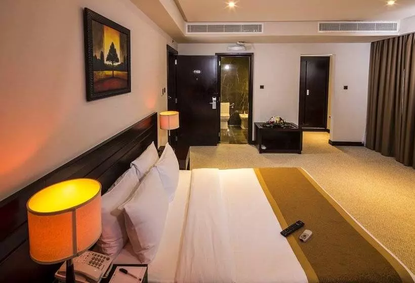 اتاق استاندارد با تخت بزرگ, Monroe Hotel & Suites