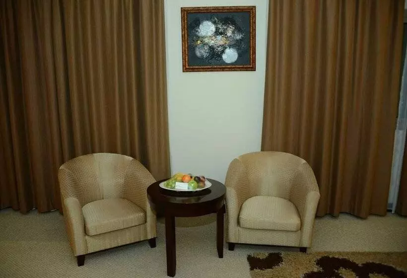 اتاق لوکس, Monroe Hotel & Suites