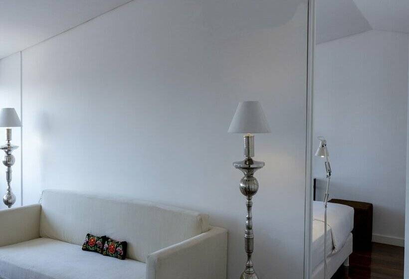 جناح جونيور, Palacio Julio