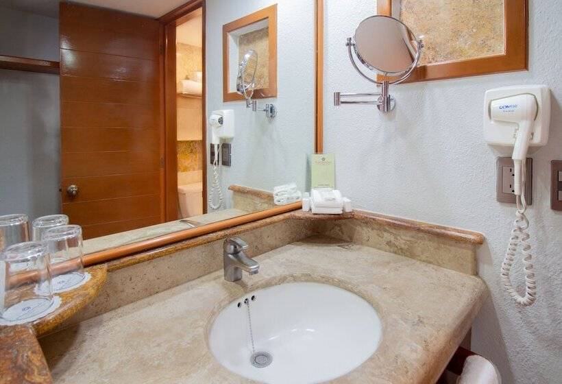 带大床的高级房间, Plaza Pelicanos Club Beach Resort All Inclusive