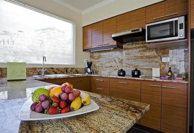 スイート, Stubel Suites & Cafe