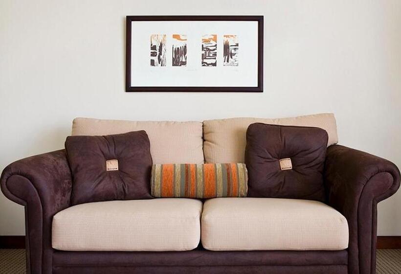 スイート, Stubel Suites & Cafe