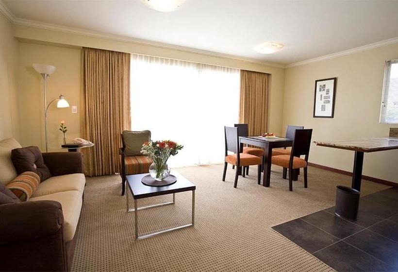 スイート, Stubel Suites & Cafe