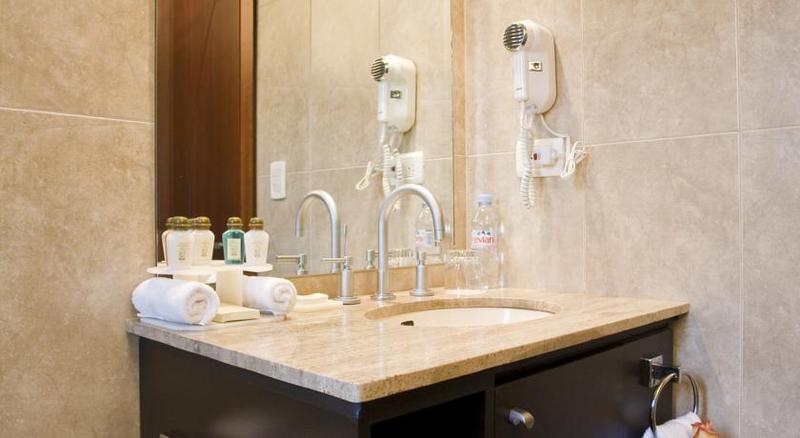 スイート, Stubel Suites & Cafe