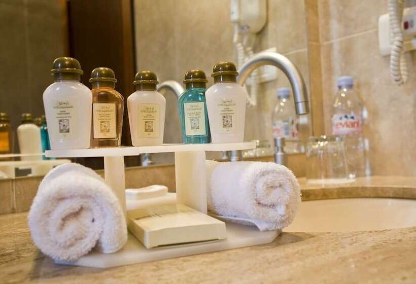 デラックスルーム, Stubel Suites & Cafe