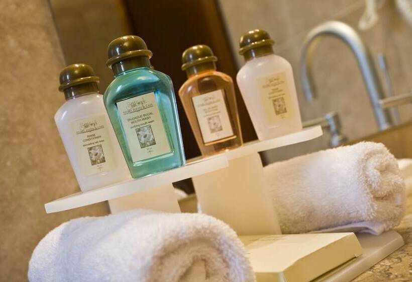 デラックスルーム, Stubel Suites & Cafe