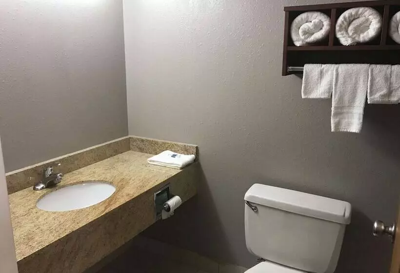 ２ダブルベッドのスタンダードルーム, Studio 6 Suites Tupelo, Ms