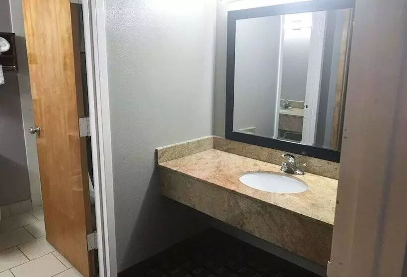 ２ダブルベッドのスタンダードルーム, Studio 6 Suites Tupelo, Ms