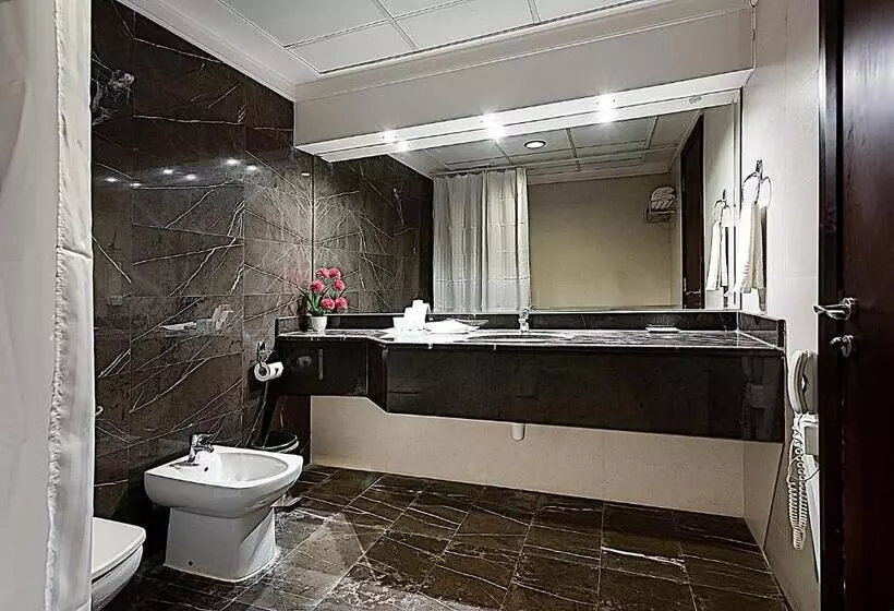 اتاق لوکس با تخت بزرگ, Monroe Hotel & Suites