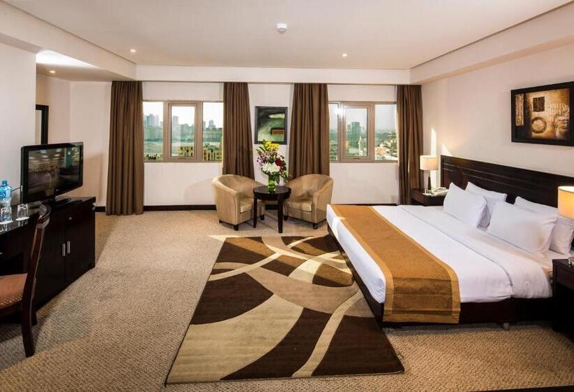 اتاق لوکس با تخت بزرگ, Monroe Hotel & Suites