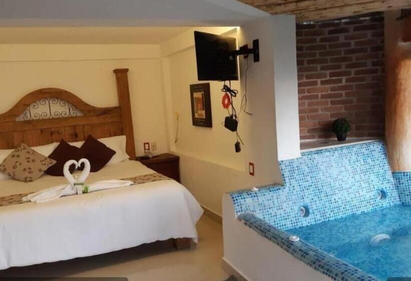 자쿠지 스위트, Revi Inn