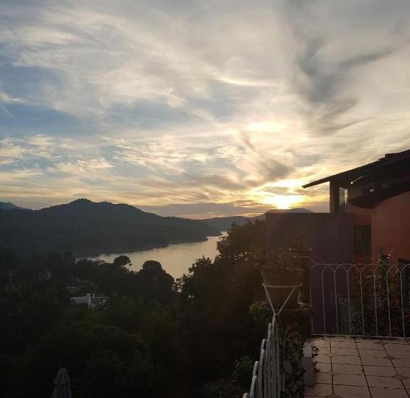 Семейное Бунгало, Revi Inn