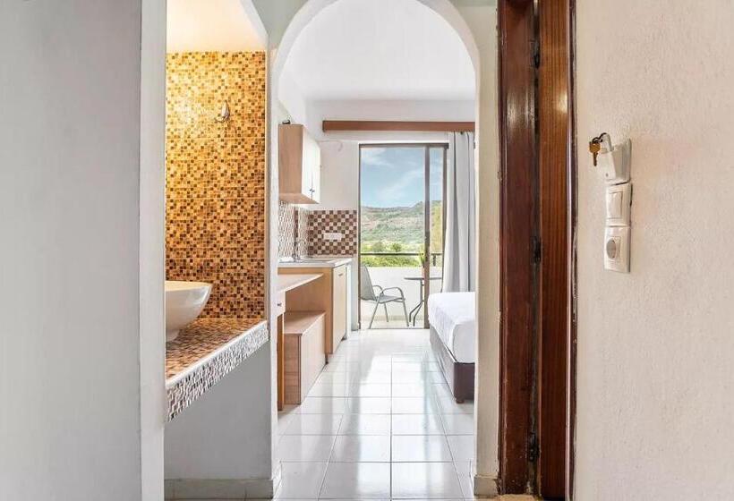 スーペリアールーム, Sotirakis