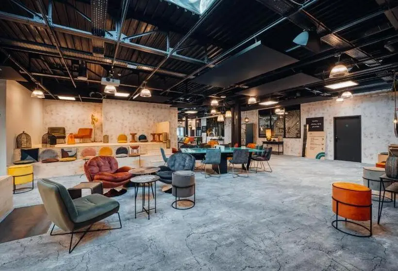 Standard Studio, Cowool Avignon